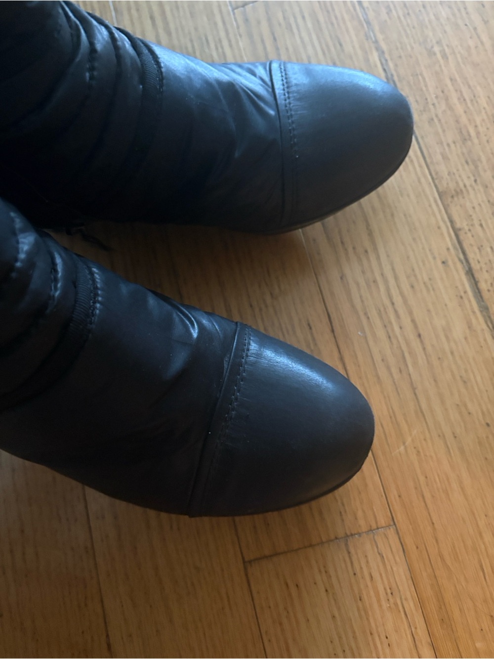 Guess Boots - Picture 7 of 7